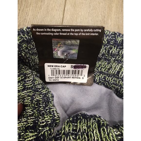 New Era Seattle Seahawks NFL 18 Sideline Sport Knit Hat - Multicolored - Picture 4 of 4